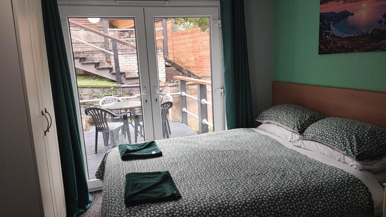 Y Garth Guesthouse Bangor  Bagian luar foto
