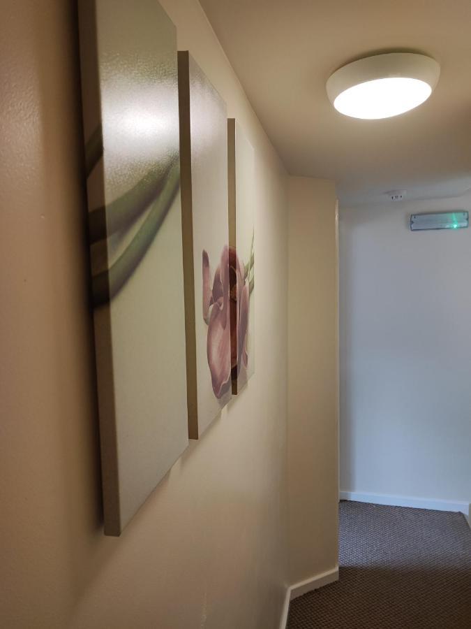 Y Garth Guesthouse Bangor  Bagian luar foto