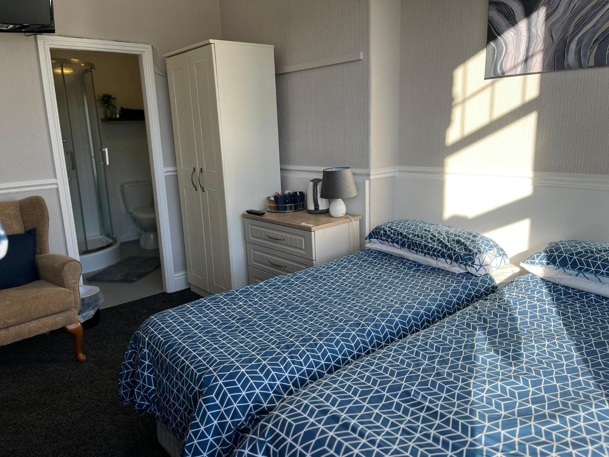 Y Garth Guesthouse Bangor  Bagian luar foto