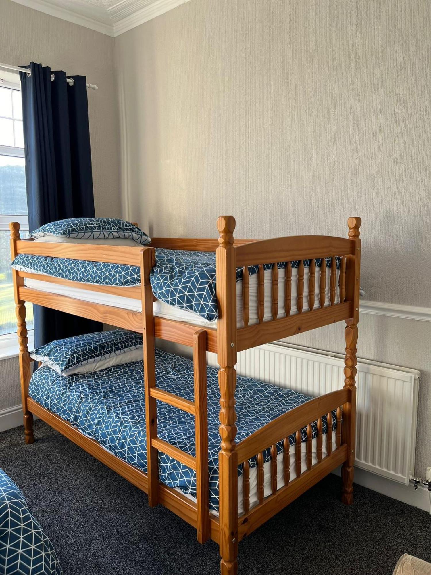 Y Garth Guesthouse Bangor  Bagian luar foto